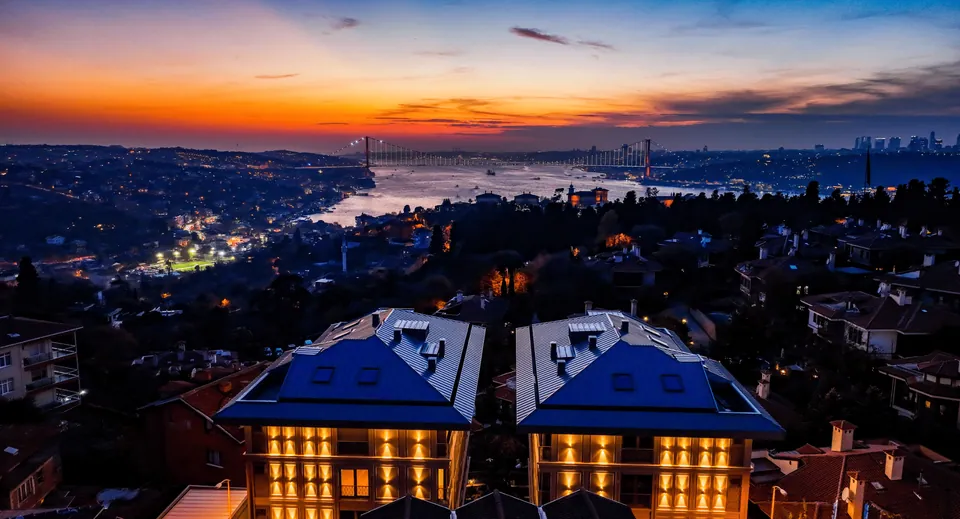Yör Palas Çengelköy ve gün batımında Boğaz manzarası